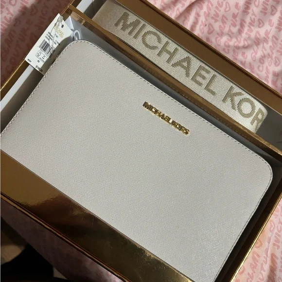Michael Kors Crossbody Gift Set - Picture 3 of 7